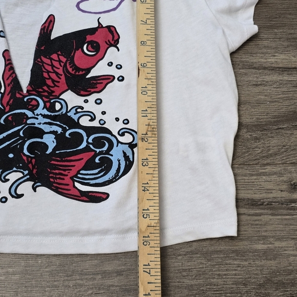 Ed Hardy Crop Tee Slit Neck Size Large - Picture 4 of 10